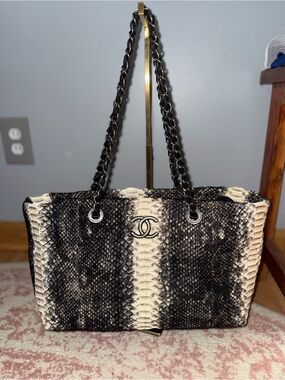 CHANEL Black and Cream Python-Effect Chain Tote